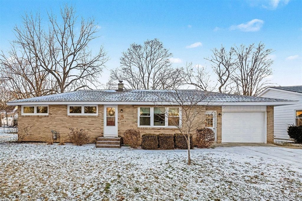 221 S Park Street, Zeeland, MI 49464