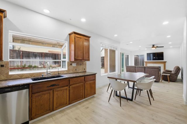 15 Cheswick Circle, Salinas, CA 93906