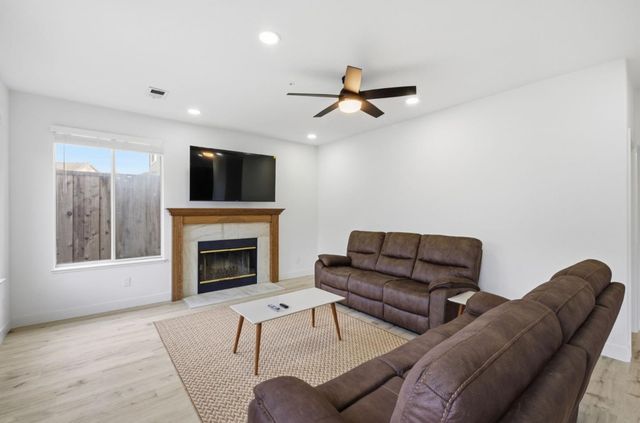 15 Cheswick Circle, Salinas, CA 93906