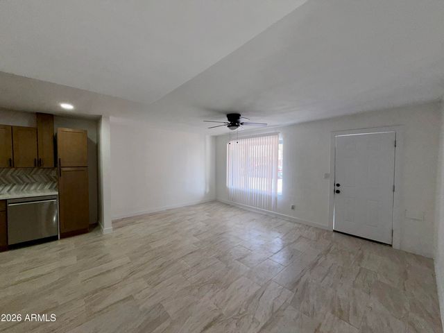 338 E MARILYN Avenue, Mesa, AZ 85210