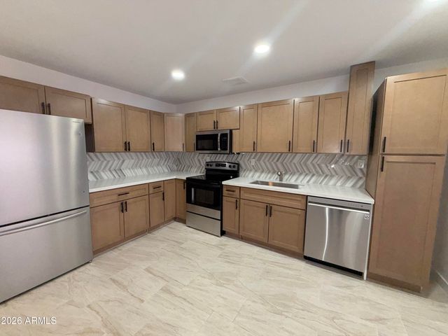 338 E MARILYN Avenue, Mesa, AZ 85210