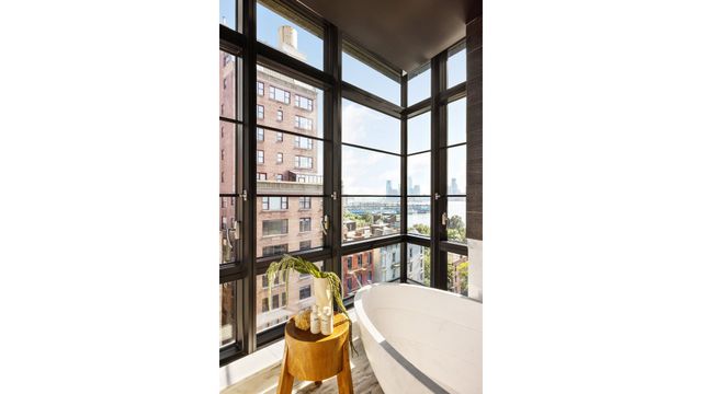 150 Charles St Apt 7CS, New York City, NY 10014