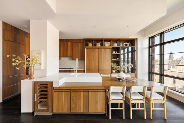 150 Charles St Apt 7CS, New York City, NY 10014