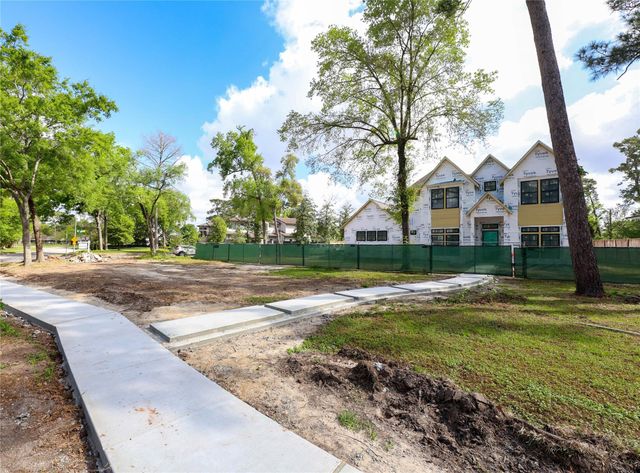 752 W 43rd Street, Houston, TX 77018