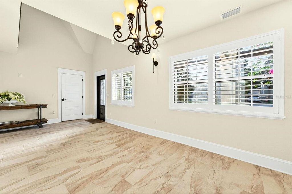 Image 13 of property listing at 1231 POINSETTIA AVENUE, Orlando, FL 32804