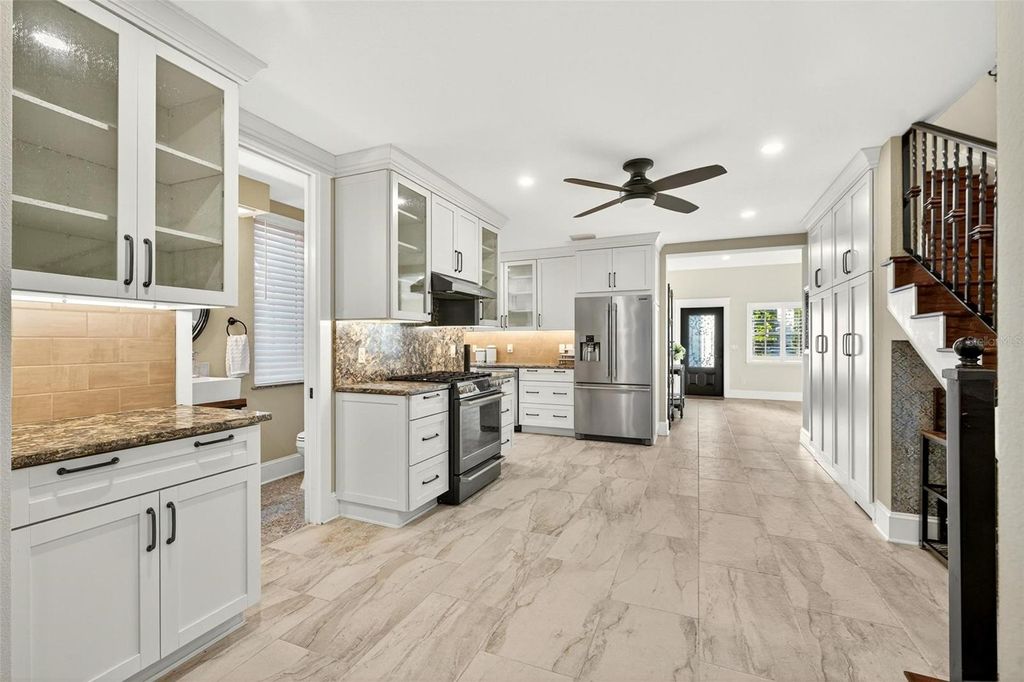 Image 19 of property listing at 1231 POINSETTIA AVENUE, Orlando, FL 32804