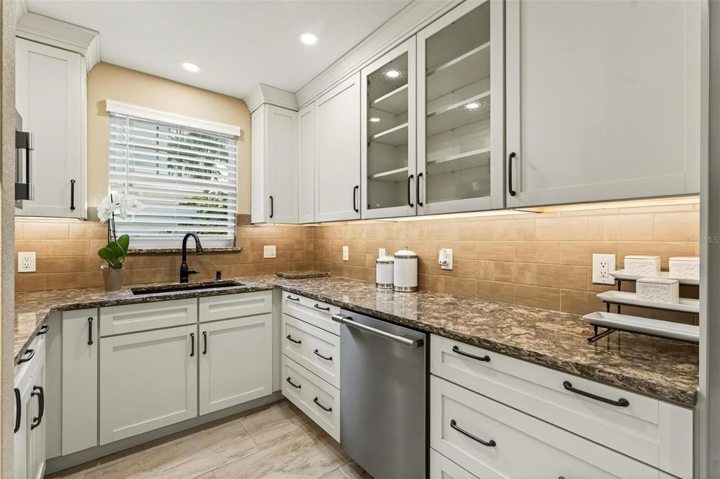 Image 24 of property listing at 1231 POINSETTIA AVENUE, Orlando, FL 32804