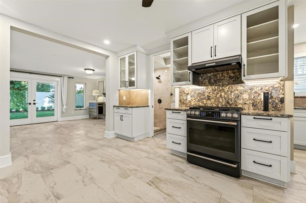 Image 26 of property listing at 1231 POINSETTIA AVENUE, Orlando, FL 32804