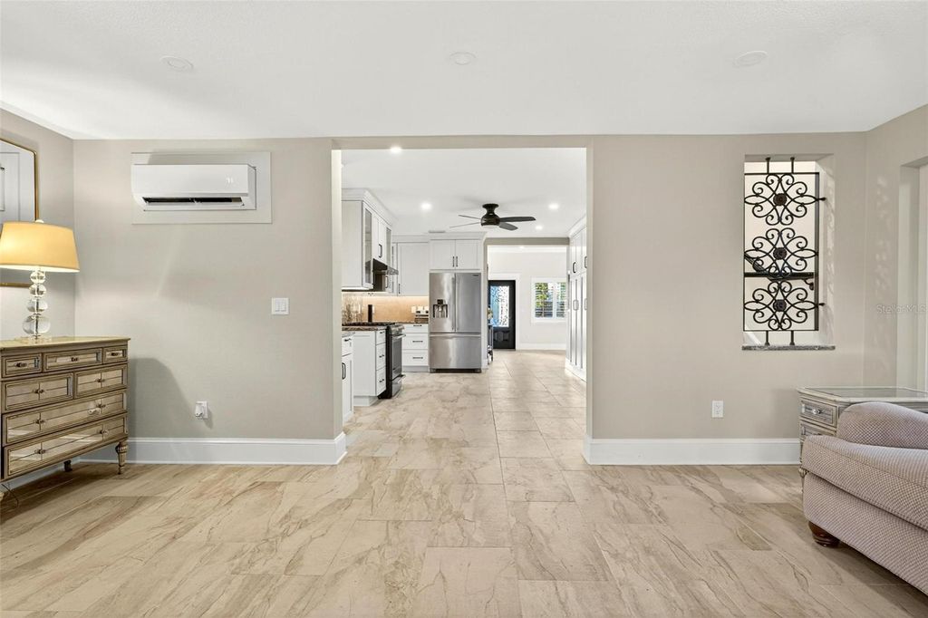 Image 31 of property listing at 1231 POINSETTIA AVENUE, Orlando, FL 32804