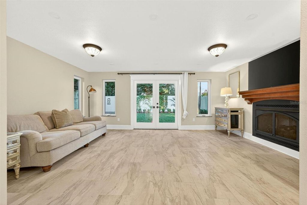 Image 35 of property listing at 1231 POINSETTIA AVENUE, Orlando, FL 32804