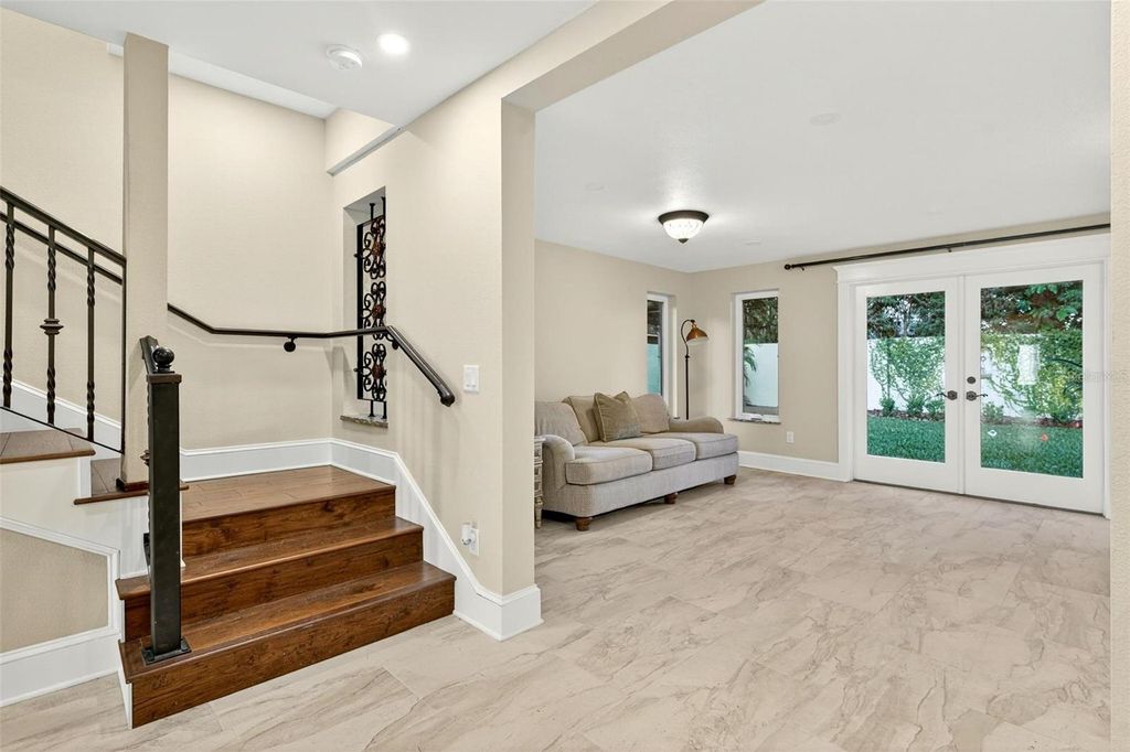 Image 36 of property listing at 1231 POINSETTIA AVENUE, Orlando, FL 32804