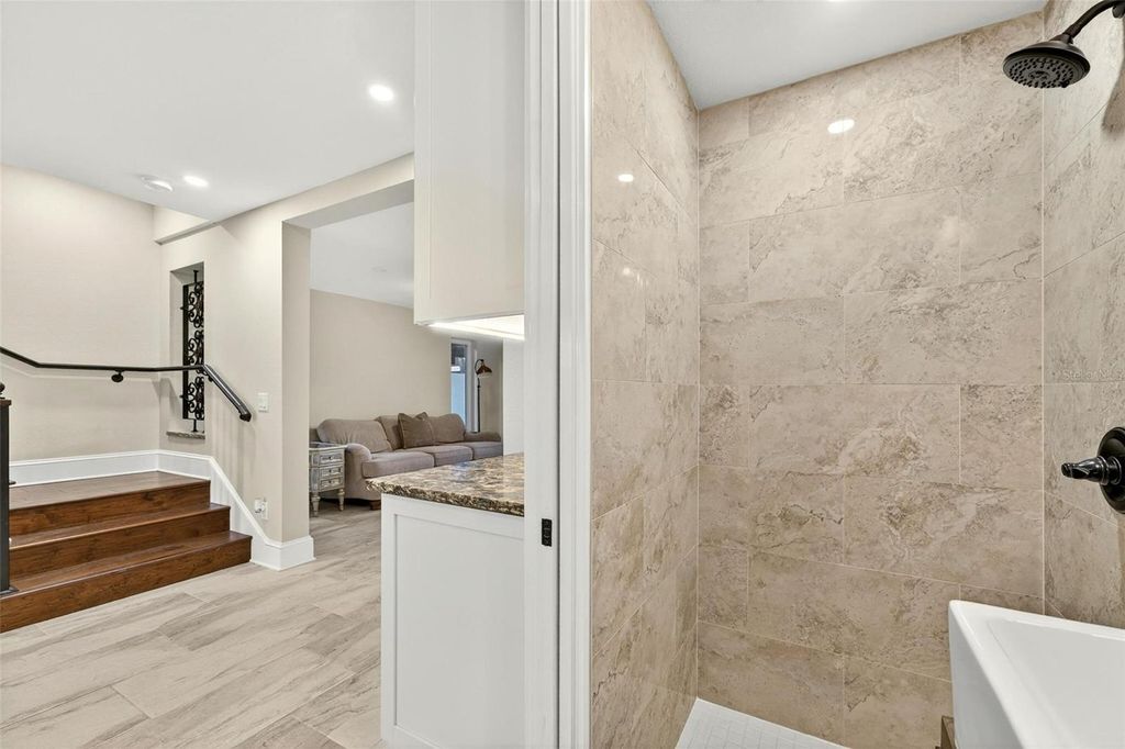 Image 37 of property listing at 1231 POINSETTIA AVENUE, Orlando, FL 32804