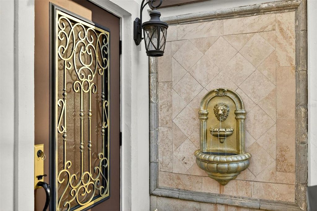 Image 7 of property listing at 1231 POINSETTIA AVENUE, Orlando, FL 32804