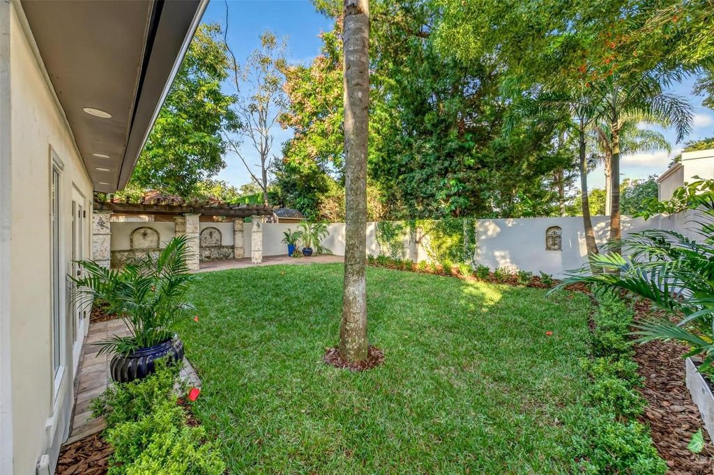Image 70 of property listing at 1231 POINSETTIA AVENUE, Orlando, FL 32804