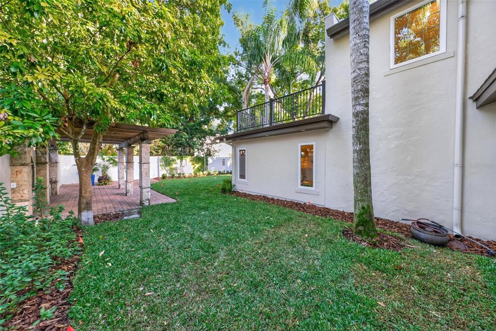 Image 75 of property listing at 1231 POINSETTIA AVENUE, Orlando, FL 32804