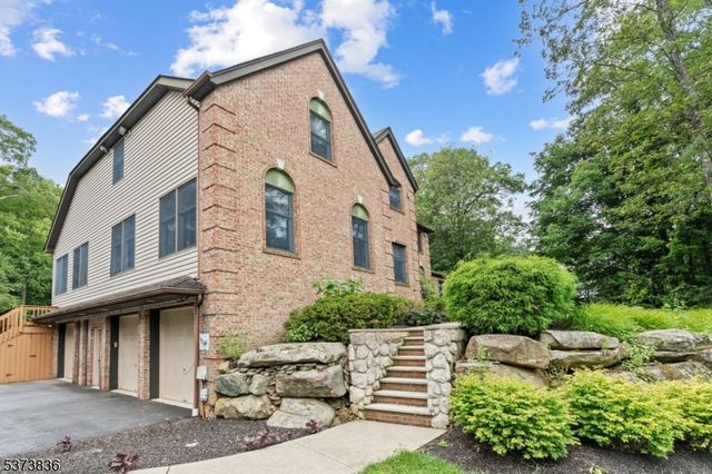 7 Stonehedge Drive, Hardyston Twp., NJ 07460