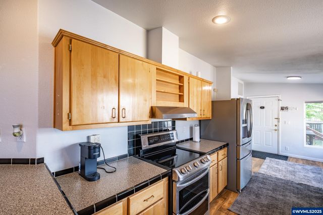 3161 NE Millersburg Dr, Albany, OR 97321