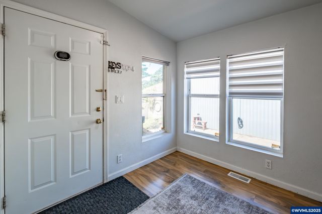 3161 NE Millersburg Dr, Albany, OR 97321