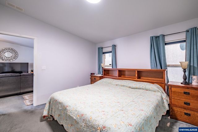 3161 NE Millersburg Dr, Albany, OR 97321