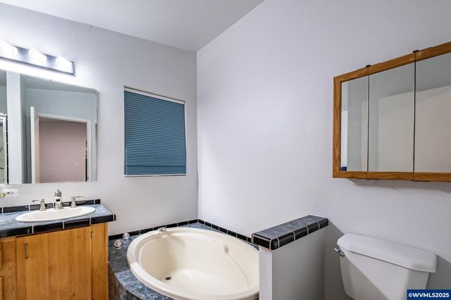 3161 NE Millersburg Dr, Albany, OR 97321