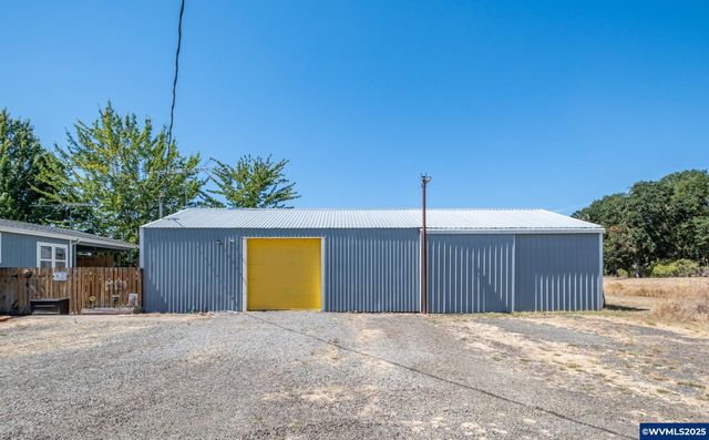 3161 NE Millersburg Dr, Albany, OR 97321