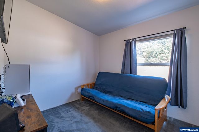 3161 NE Millersburg Dr, Albany, OR 97321