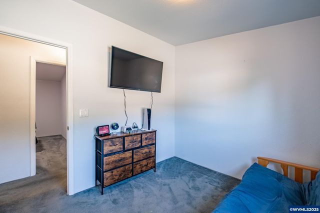 3161 NE Millersburg Dr, Albany, OR 97321