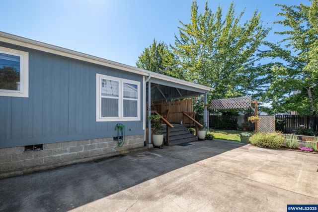 3161 NE Millersburg Dr, Albany, OR 97321