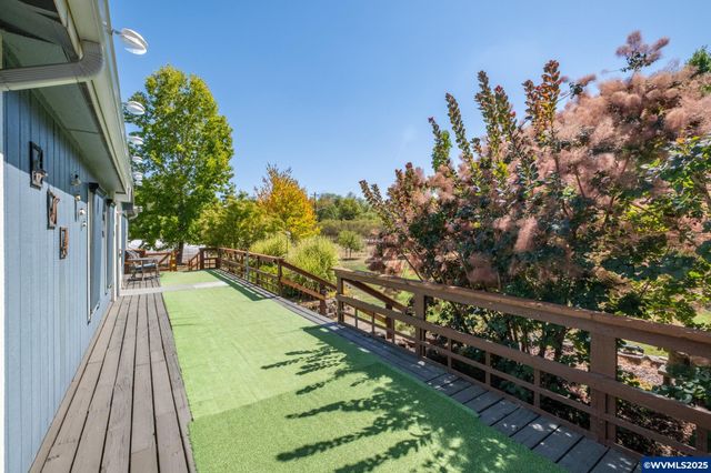 3161 NE Millersburg Dr, Albany, OR 97321
