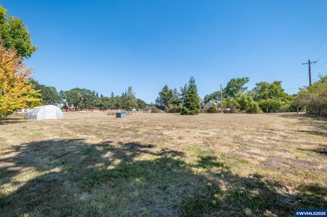 3161 NE Millersburg Dr, Albany, OR 97321