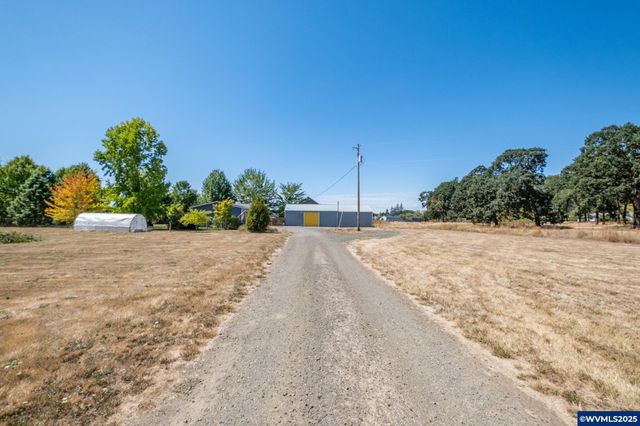 3161 NE Millersburg Dr, Albany, OR 97321