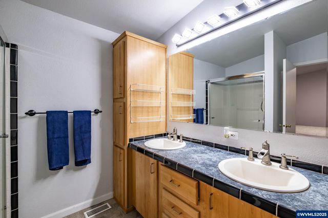 3161 NE Millersburg Dr, Albany, OR 97321