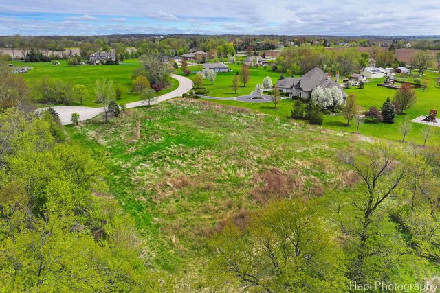 2647 Sanctuary Lane, Spring Grove, IL 60081