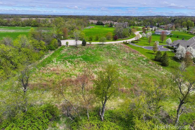 2647 Sanctuary Lane, Spring Grove, IL 60081