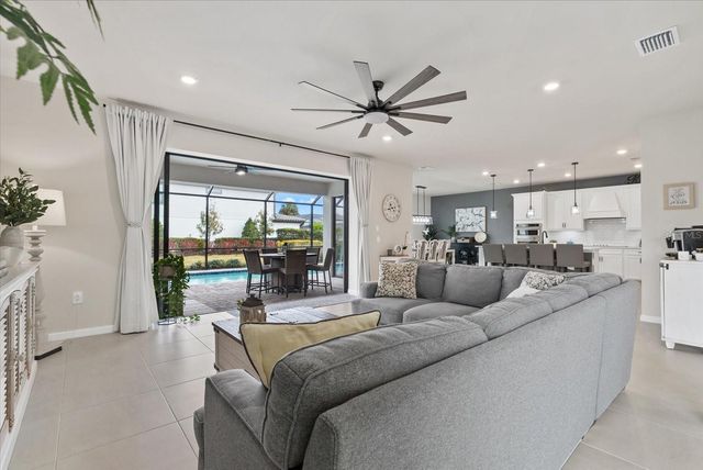 5876 SILVERSIDE PINE COURT, Lakewood Ranch, FL 34211