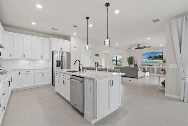 5876 SILVERSIDE PINE COURT, Lakewood Ranch, FL 34211