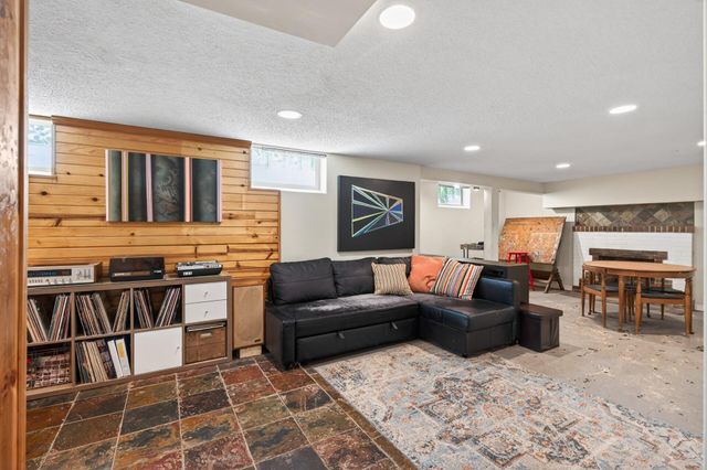 3342 Xerxes Avenue N, Minneapolis, MN 55412