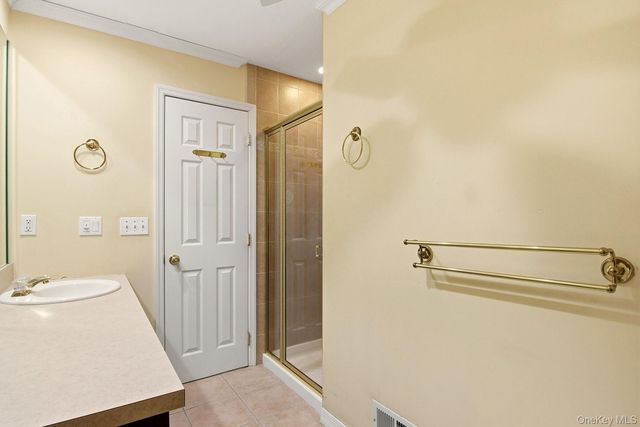 67 Paddington Circle, Smithtown, NY 11787