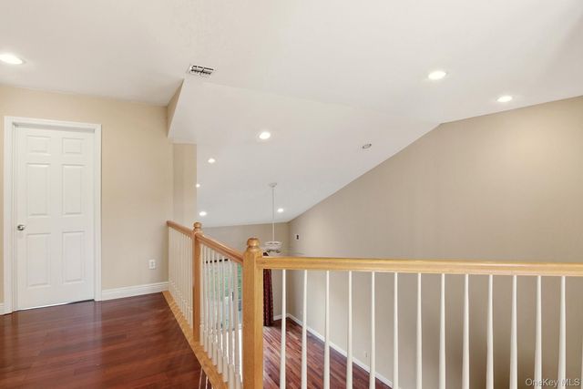 67 Paddington Circle, Smithtown, NY 11787