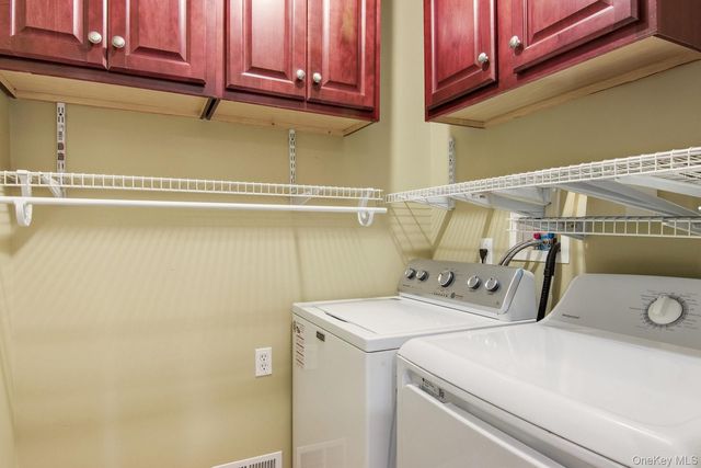 67 Paddington Circle, Smithtown, NY 11787