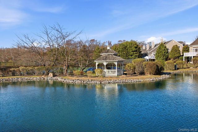 67 Paddington Circle, Smithtown, NY 11787