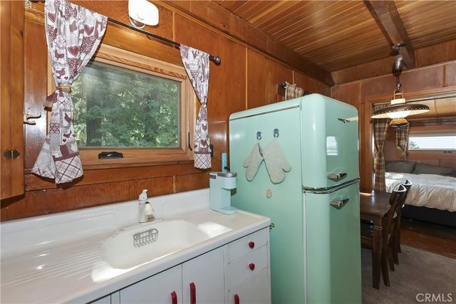 1040 Mile High Road, Twin Peaks, CA 92391