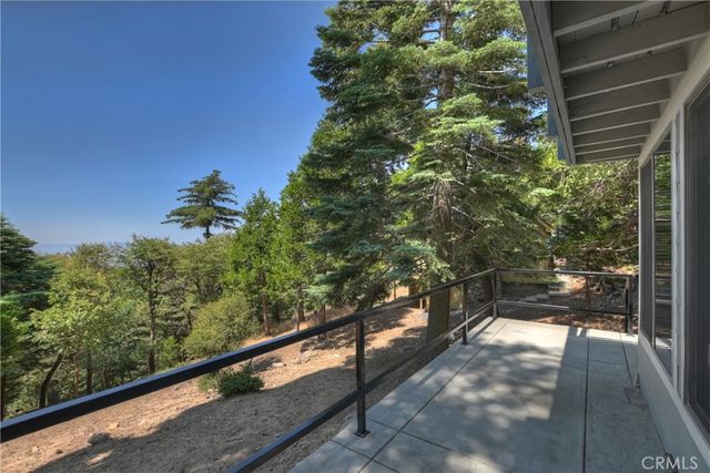 1040 Mile High Road, Twin Peaks, CA 92391