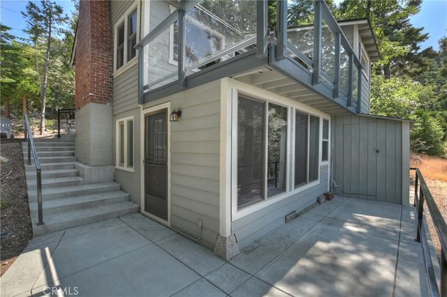 1040 Mile High Road, Twin Peaks, CA 92391