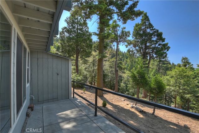 1040 Mile High Road, Twin Peaks, CA 92391