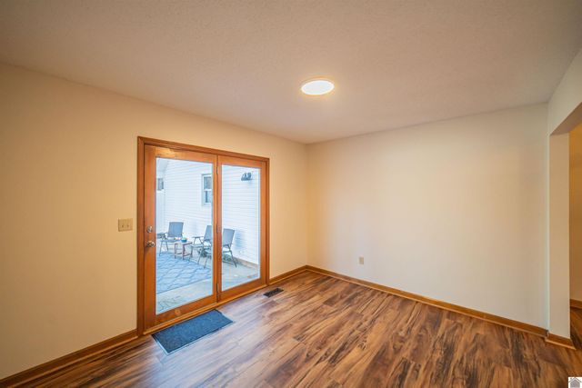 925 Wayside Dr, Paducah, KY 42003