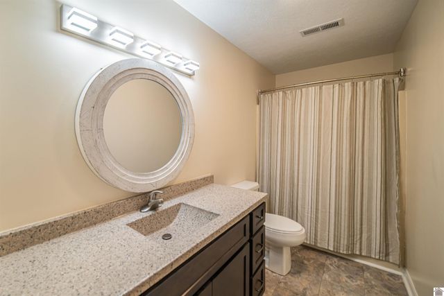 925 Wayside Dr, Paducah, KY 42003