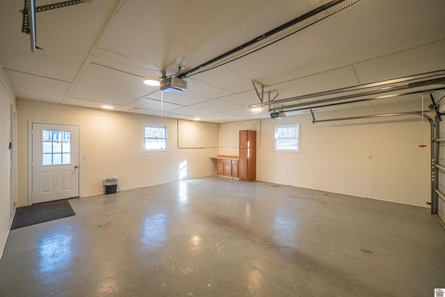 925 Wayside Dr, Paducah, KY 42003