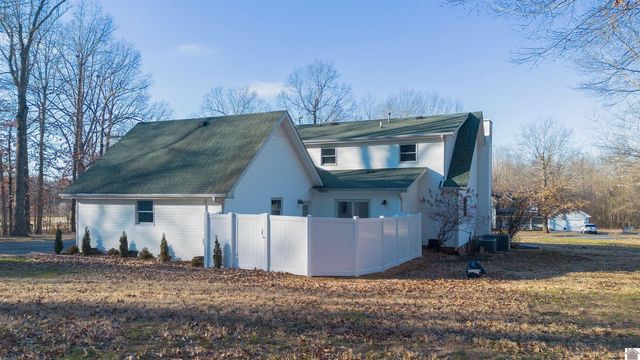 925 Wayside Dr, Paducah, KY 42003