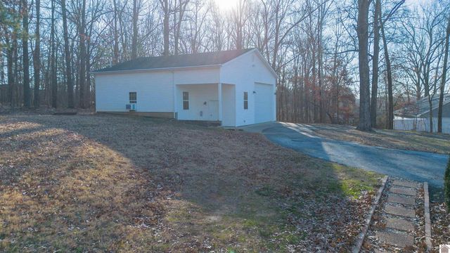 925 Wayside Dr, Paducah, KY 42003